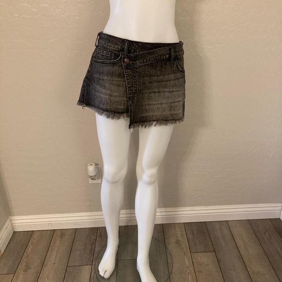 Anthropologie Pilcro Nood Zelus Skort In Faded Black Crossover Jean Size 26p